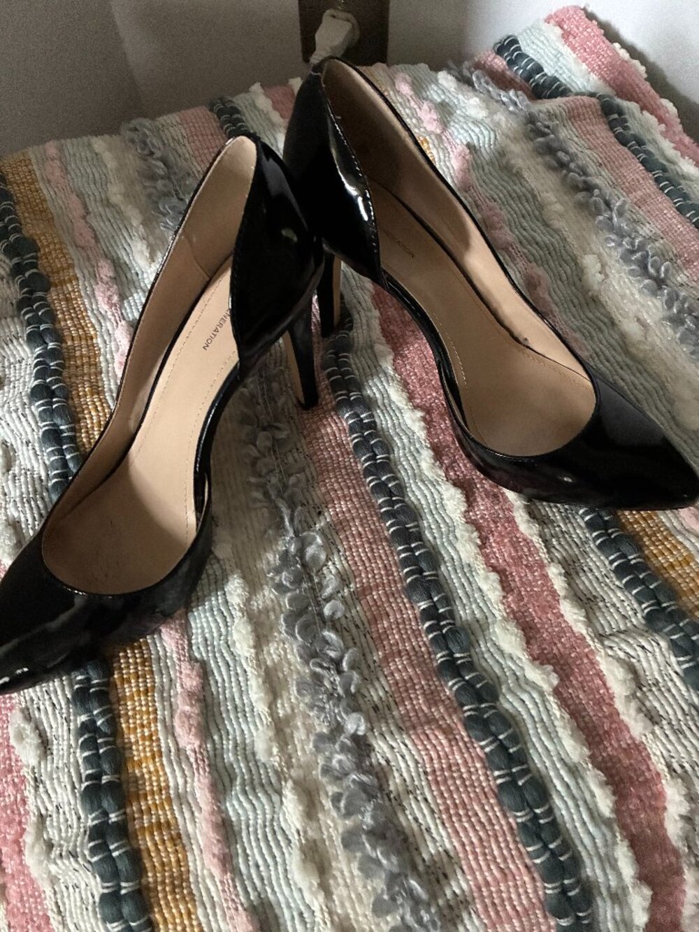 Ladies patent pumps